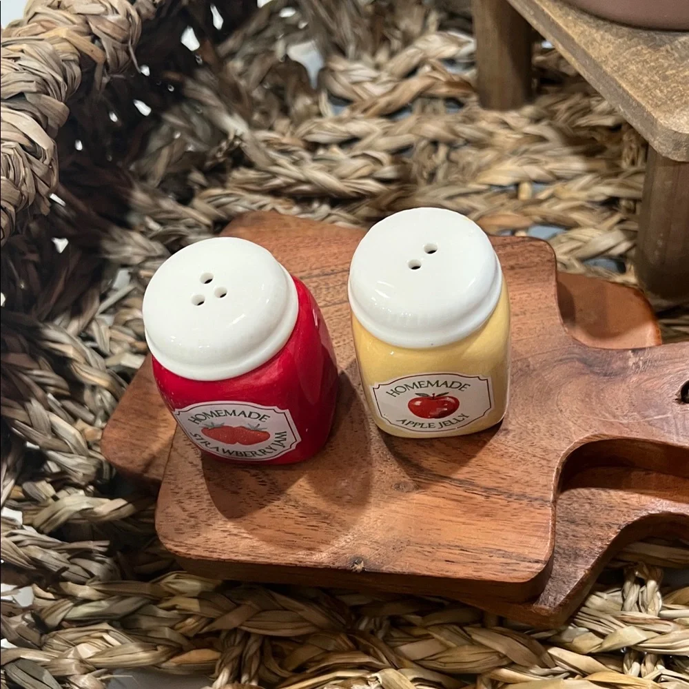 Cute.🍓JAM & 🍎JAM Shakers
